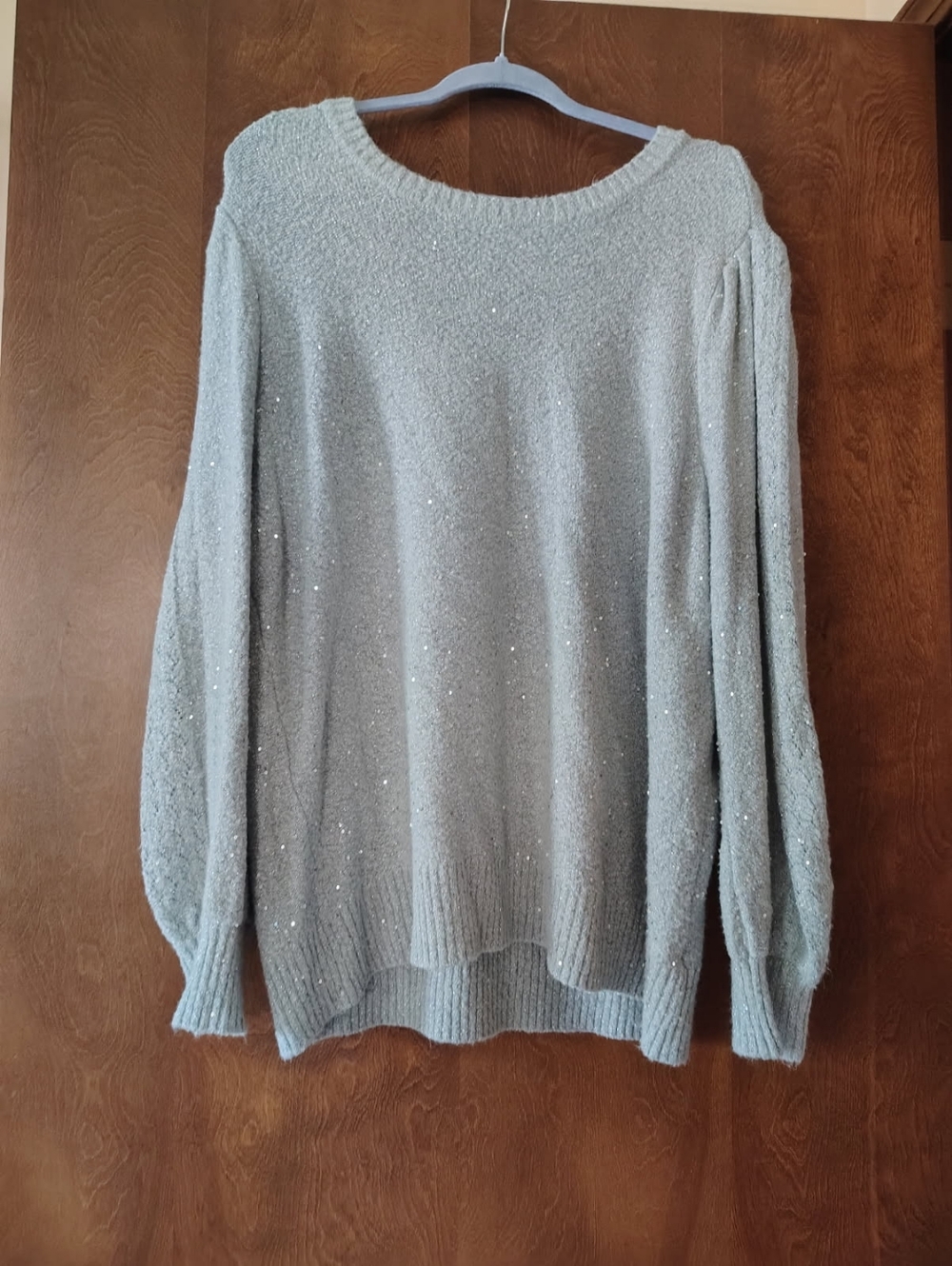 Liz Claiborne Light Gray Sparkle Crewneck Sweater
